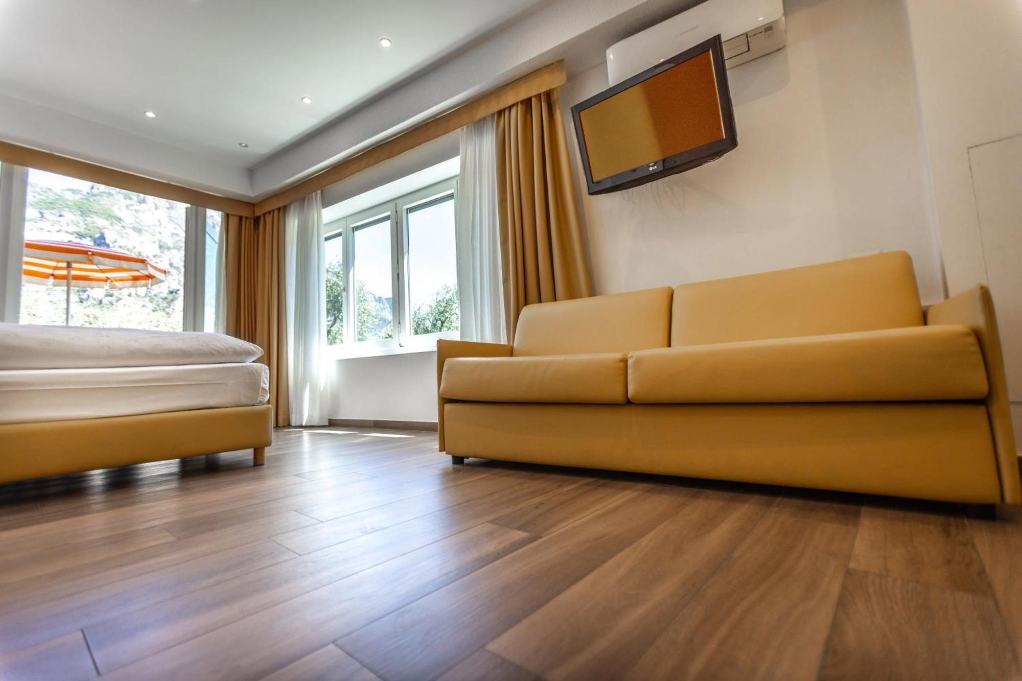 Hotel Villa Margherita Limone sul Garda Ngoại thất bức ảnh
